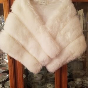 Faux fur Capelet (bridal shrug)